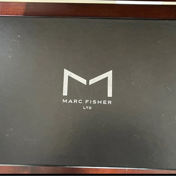 Marc Fisher Barli Wood Heel women's Suede Sandals US 9.5 Sun New In box - Picture 2 of 3